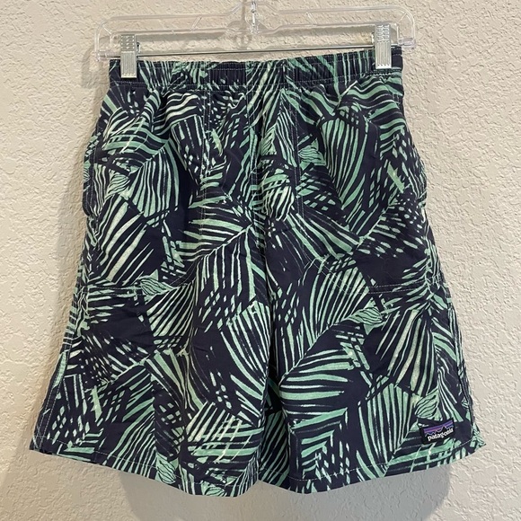 Patagonia Other - Boy’s Patagonia Baggies Swim Trunks in A Palm Tree Leaf Print - Like New!